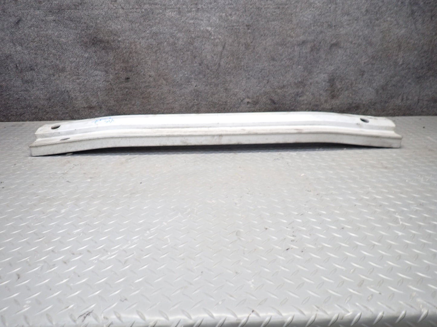 01-05 Lexus IS300 JCE10L Sedan Rear Bumper Impact Reinforcement Bar w Foam OEM