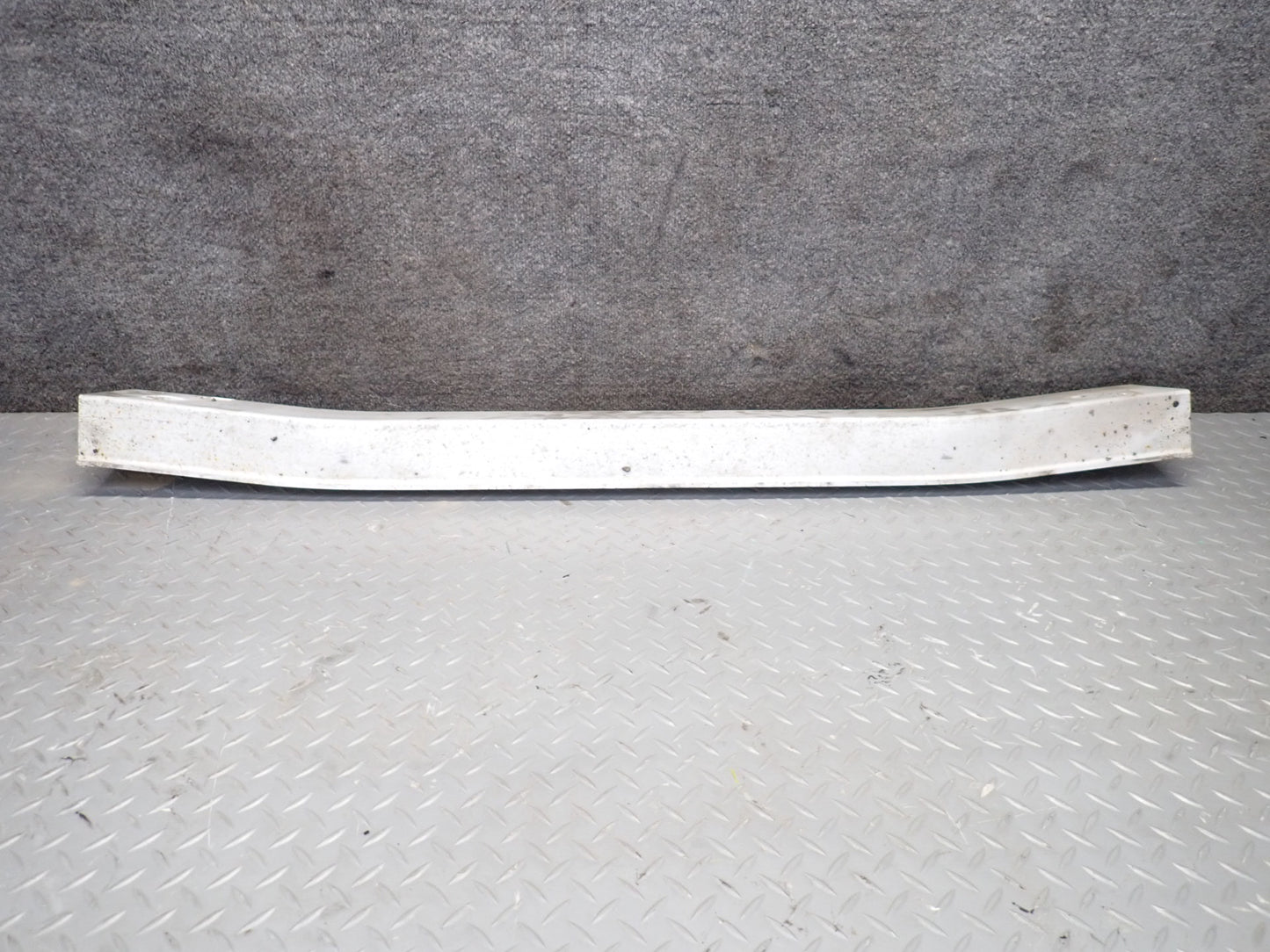 01-05 Lexus IS300 JCE10L Sedan Rear Bumper Impact Reinforcement Bar w Foam OEM
