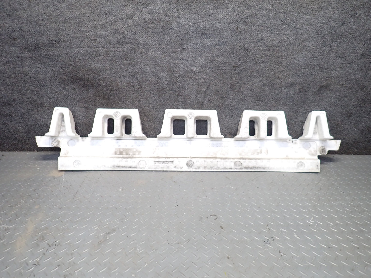 01-05 Lexus IS300 JCE10L Sedan Rear Bumper Impact Reinforcement Bar w Foam OEM
