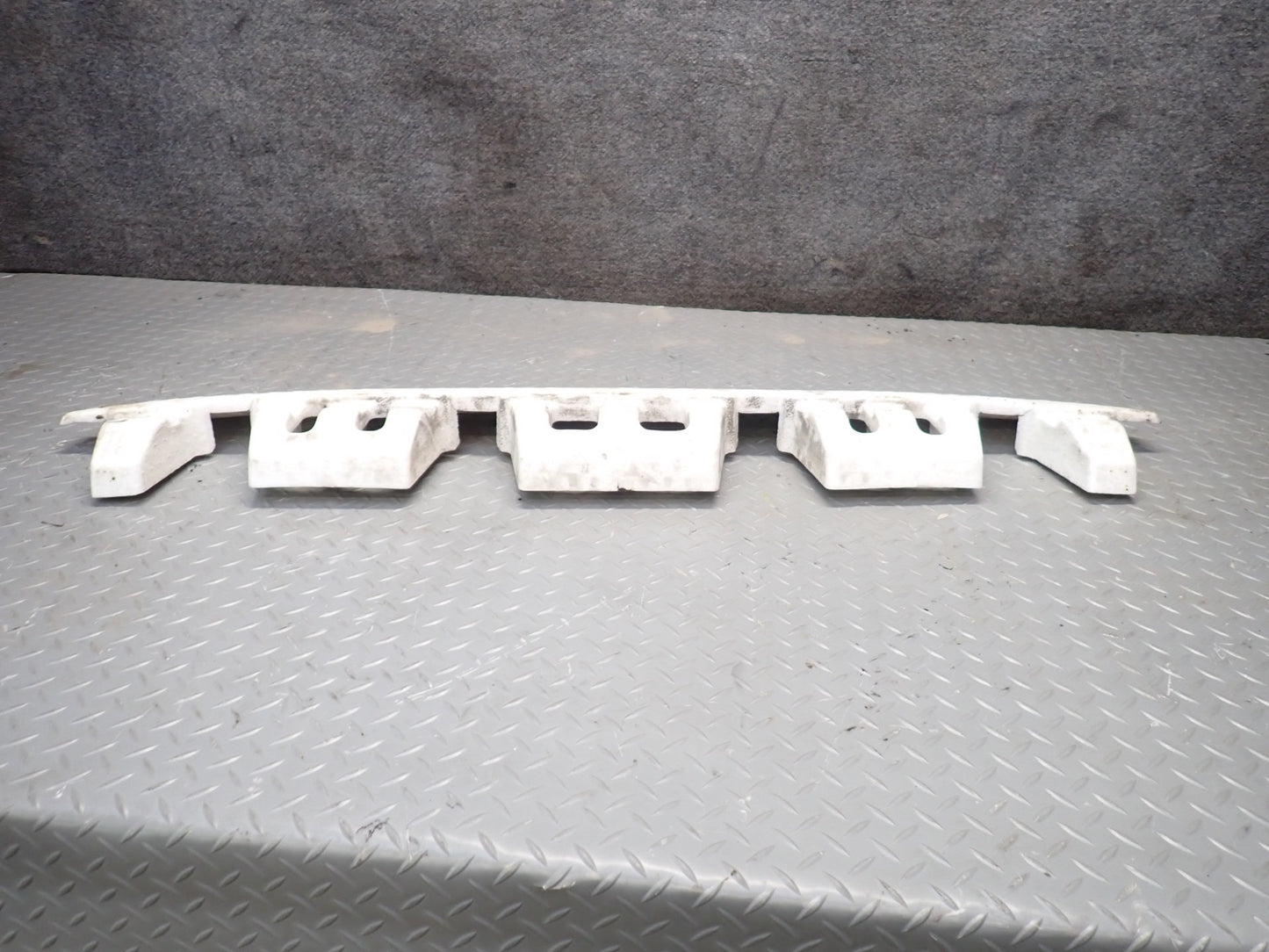 01-05 Lexus IS300 JCE10L Sedan Rear Bumper Impact Reinforcement Bar w Foam OEM