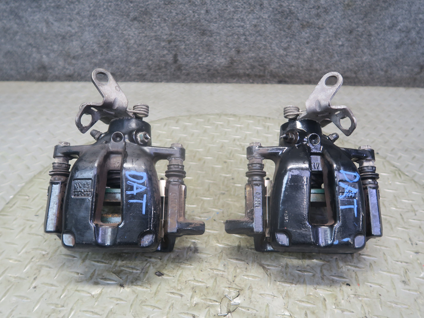 09-15 Audi TT S 8J 2.0L Quattro Set of 2 Rear Left & Right Brake Caliper TRW OEM