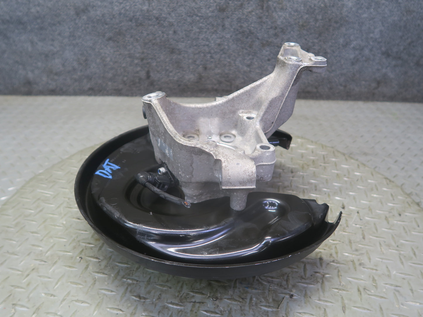 09-15 Audi TT S 8J Quattro Rear Right Side Spindle Knuckle Wheel Hub 116K OEM