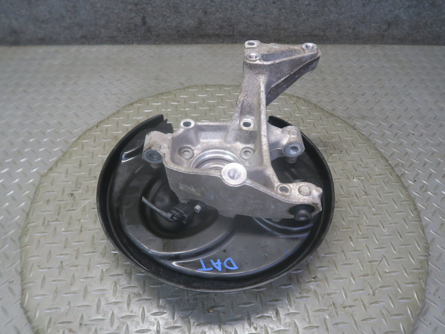 09-15 Audi TT S 8J Quattro Rear Left Side Spindle Knuckle Wheel Hub 116K OEM