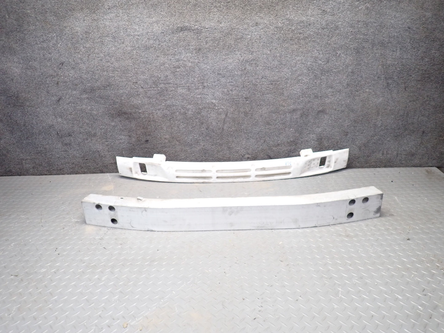 01-05 Lexus JCE10L IS300 Front Bumper Impact Reinforcement Bar w Foam OEM