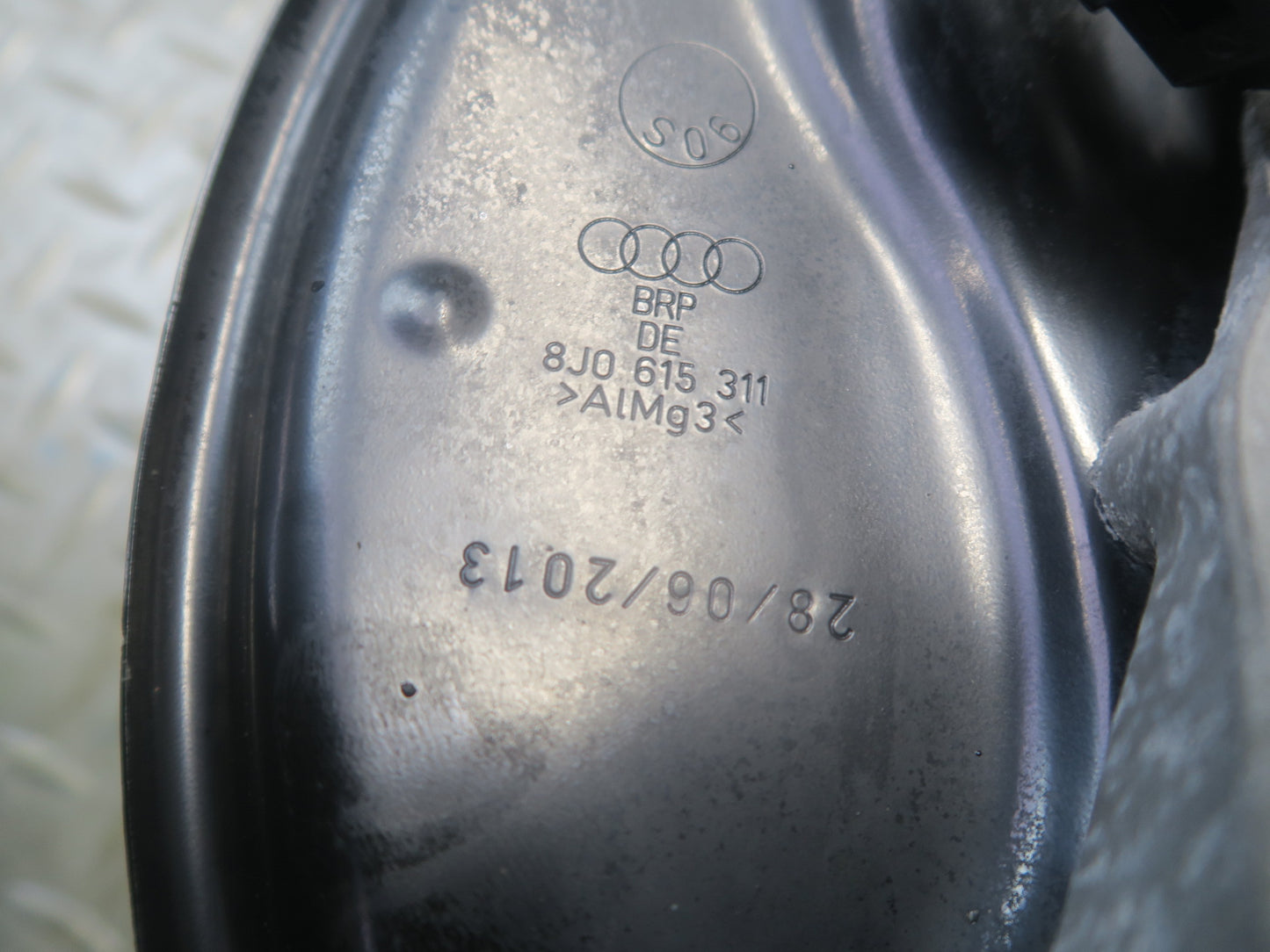 09-15 Audi TT S 8J Quattro Front Left Spindle Knuckle Wheel Hub 116K Miles OEM