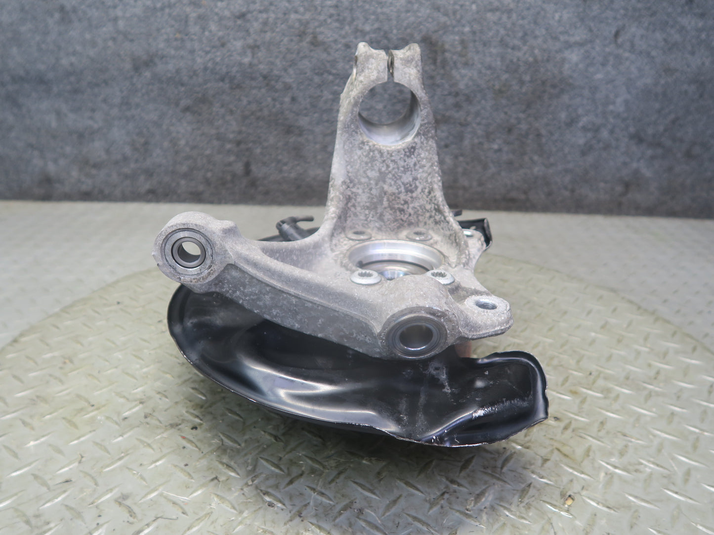 09-15 Audi TT S 8J Quattro Front Left Spindle Knuckle Wheel Hub 116K Miles OEM