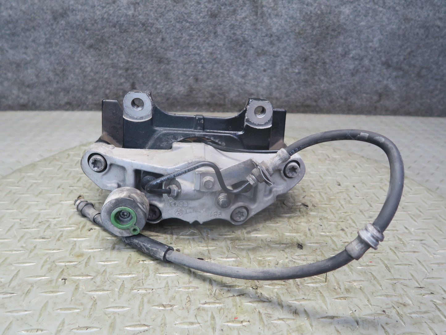 09-15 Audi TT S 8J Set of 2 Front Left & Right Brake Caliper 340mm 116K Mile OEM