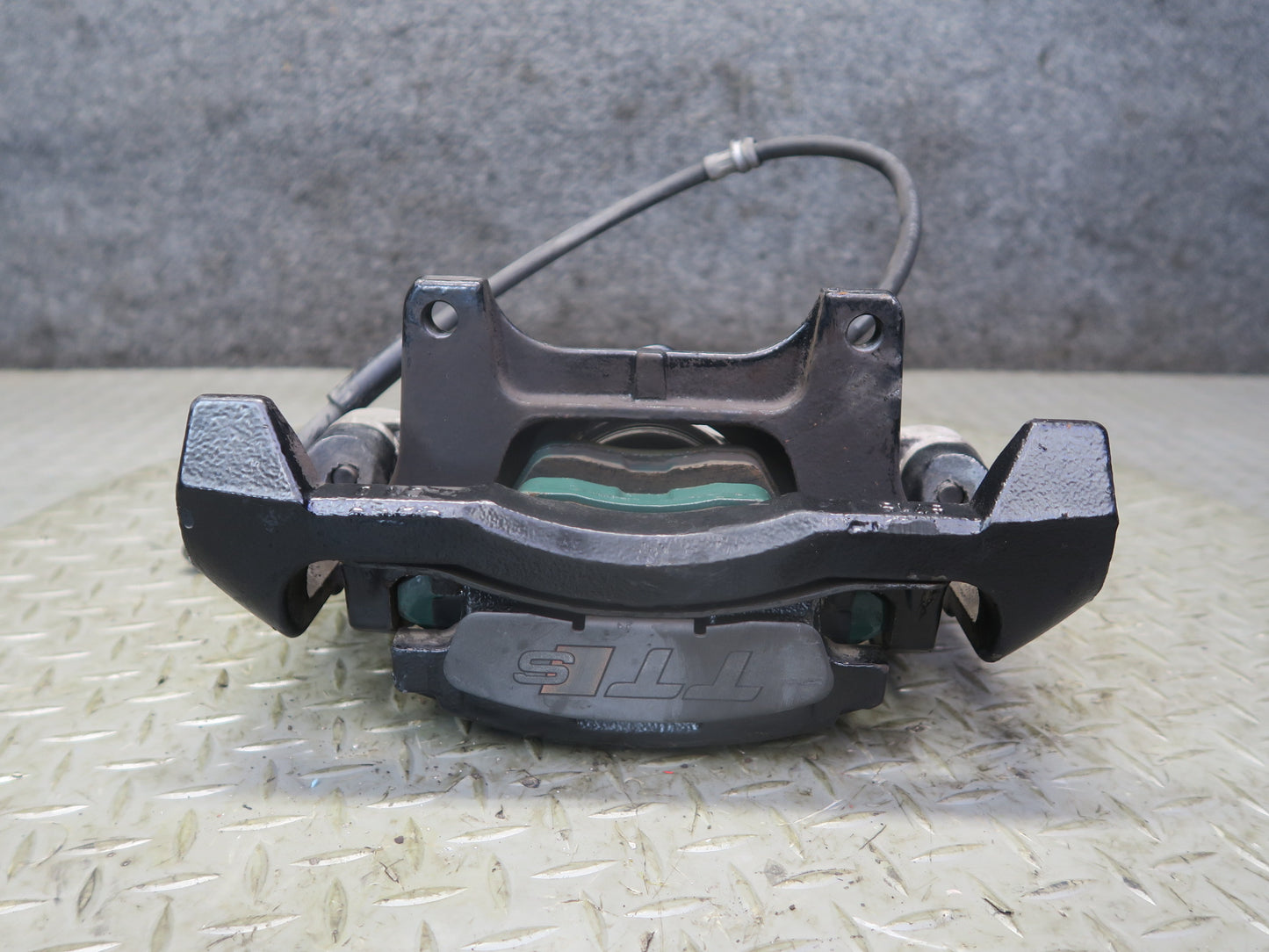 09-15 Audi TT S 8J Set of 2 Front Left & Right Brake Caliper 340mm 116K Mile OEM