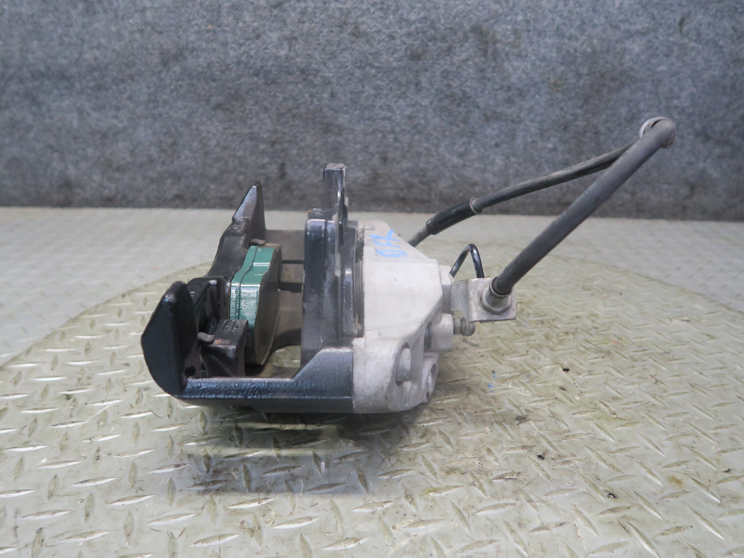 09-15 Audi TT S 8J Set of 2 Front Left & Right Brake Caliper 340mm 116K Mile OEM