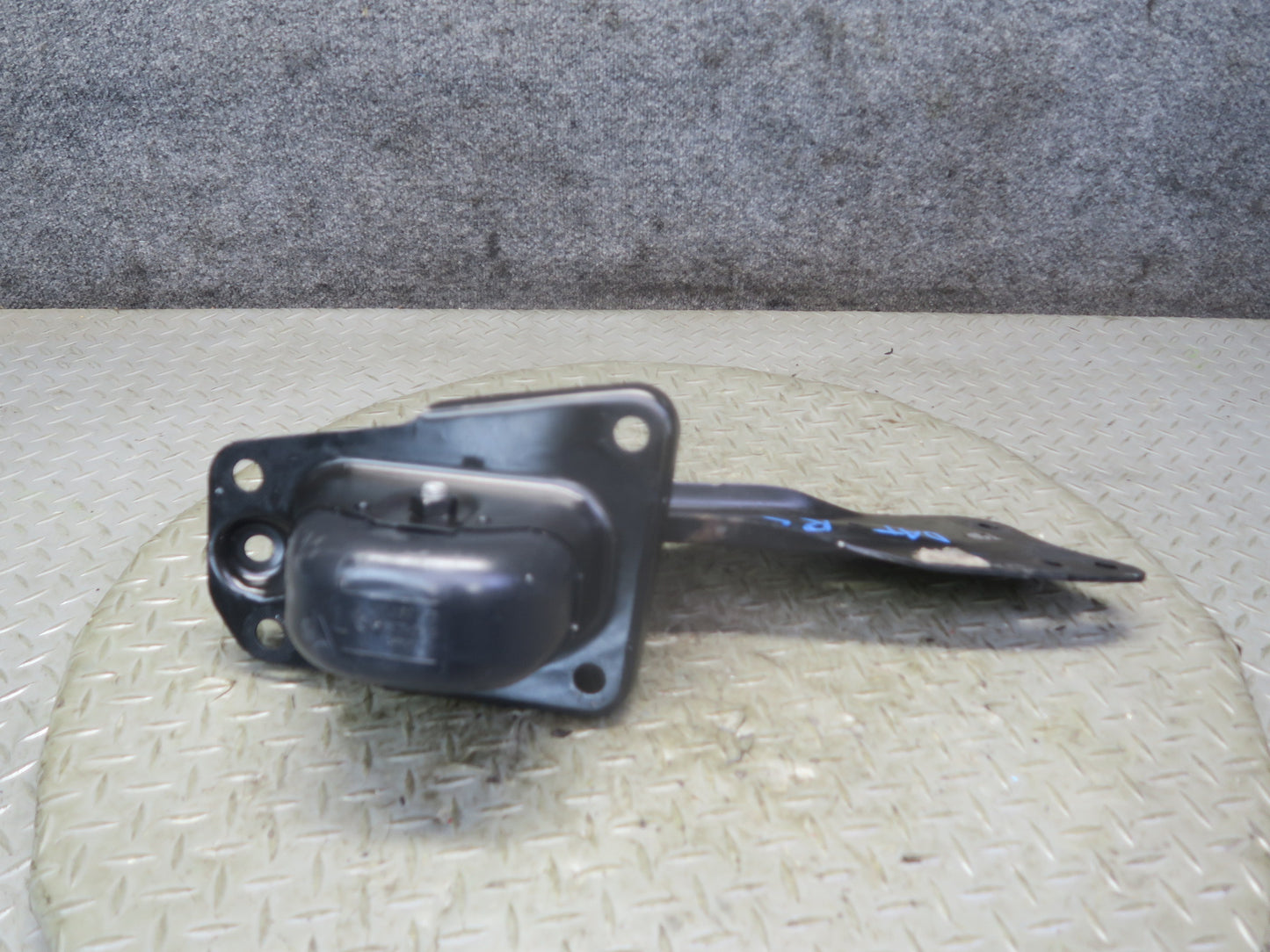 12-15 Audi TT S 8J Quattro Rear Left Upper & Lower Control Arm Set OEM