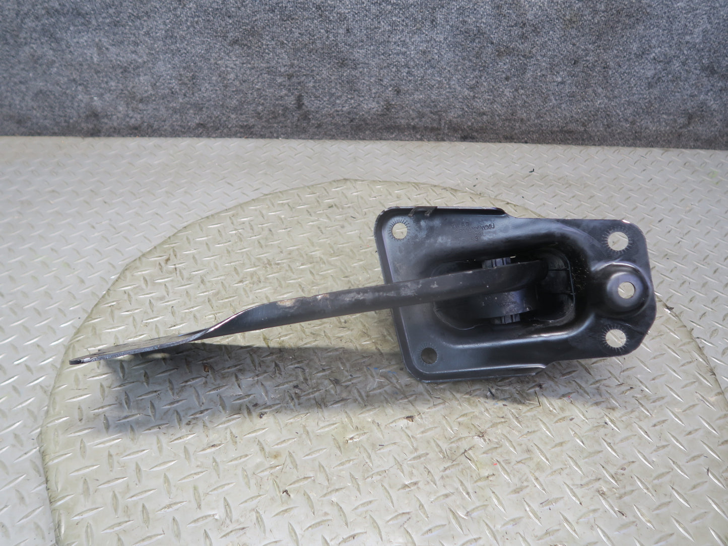 12-15 Audi TT S 8J Quattro Rear Left Upper & Lower Control Arm Set OEM