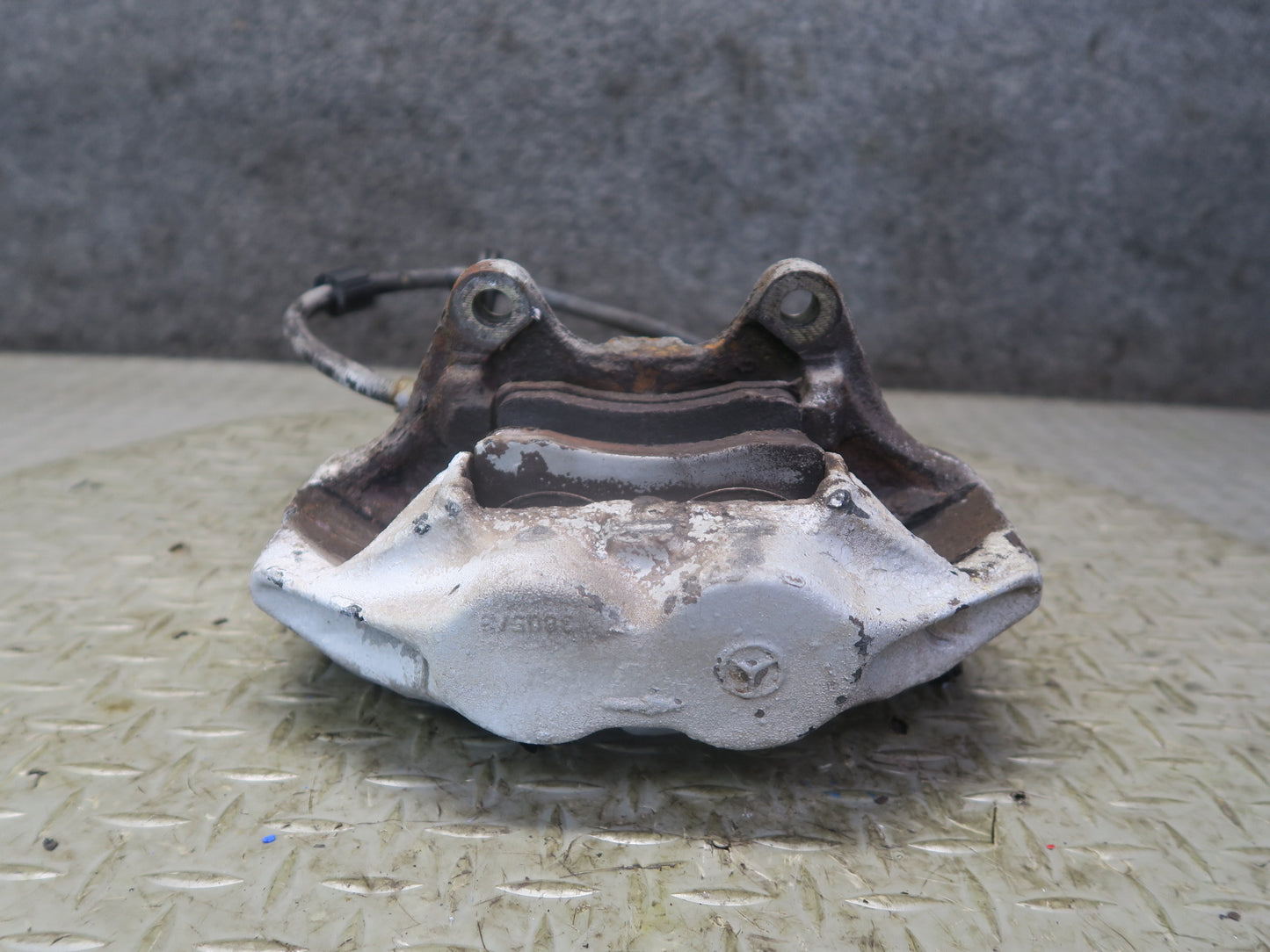 94-99 Mercedes W140 S420 S500 Set of 2 Front Left & Right Brake Caliper OEM