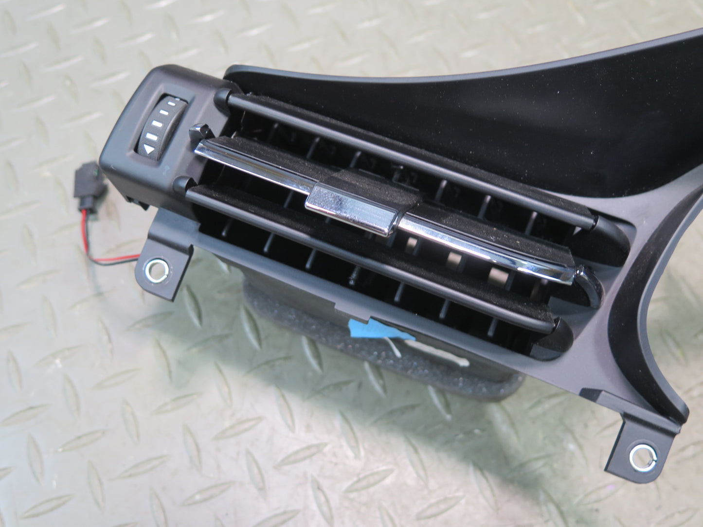 2014-2021 Maserati Quattroporte M156 Dash Left Driver Side A/C Air Vent Grille