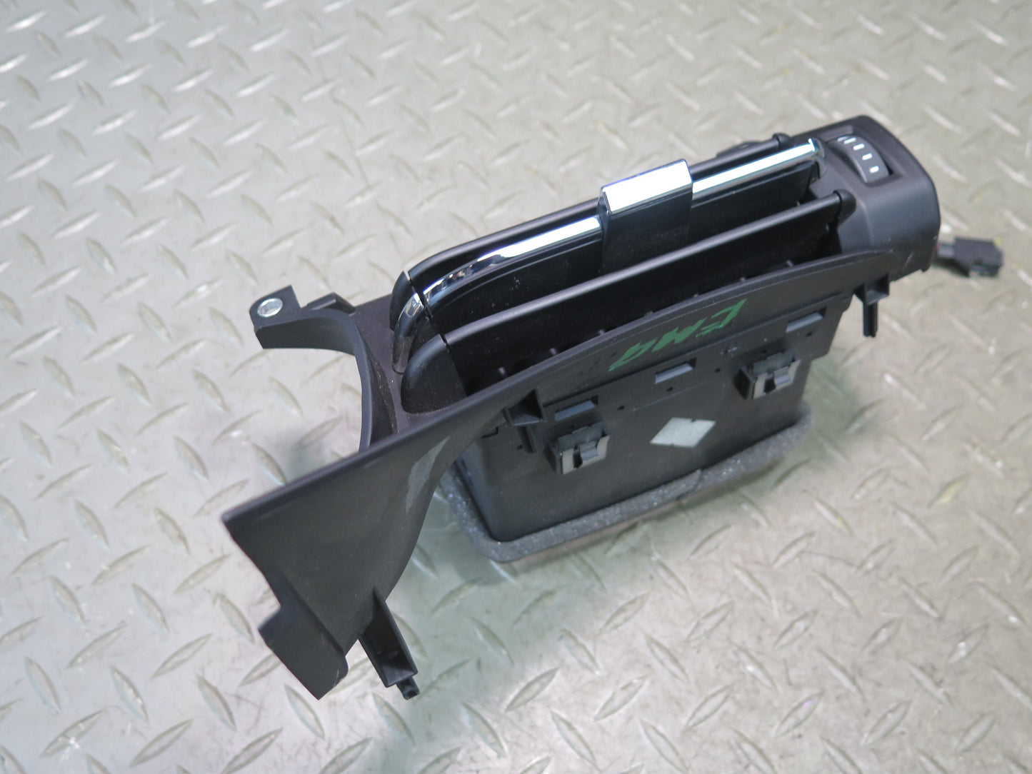 2014-2021 Maserati Quattroporte M156 Dash Left Driver Side A/C Air Vent Grille