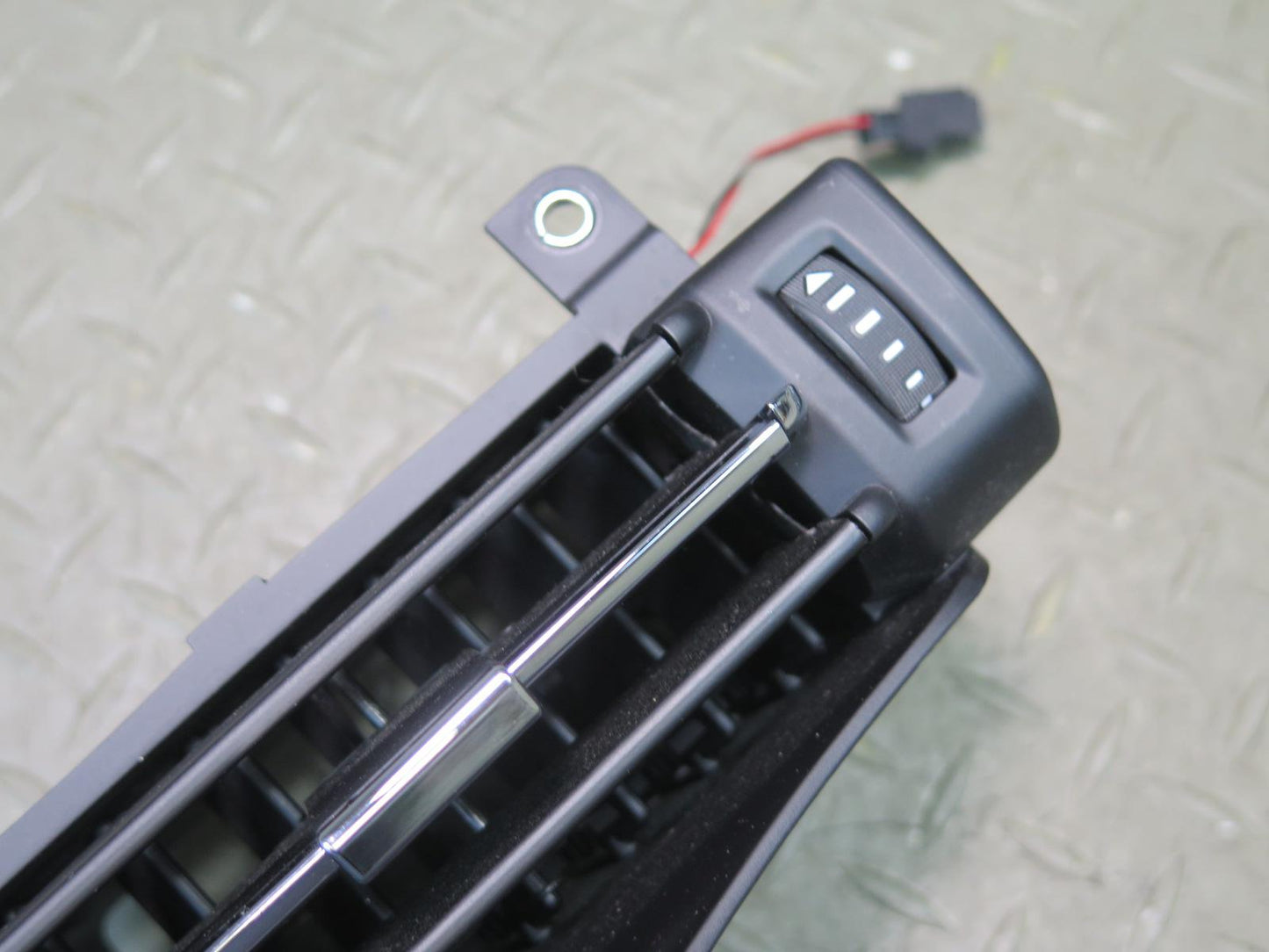 2014-2021 Maserati Quattroporte M156 Dash Left Driver Side A/C Air Vent Grille