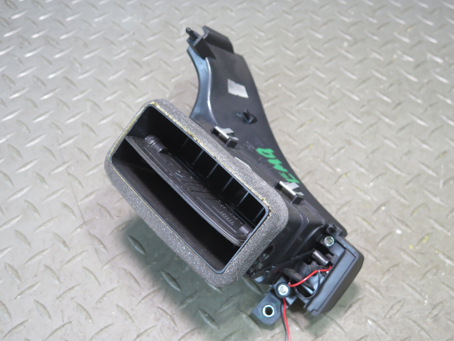2014-2021 Maserati Quattroporte M156 Dash Left Driver Side A/C Air Vent Grille