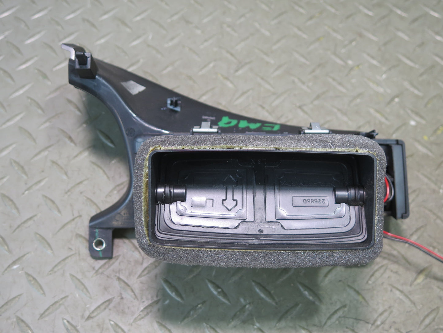 2014-2021 Maserati Quattroporte M156 Dash Left Driver Side A/C Air Vent Grille