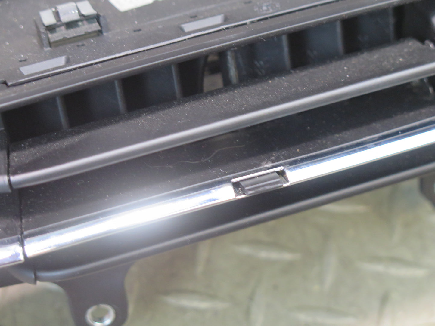 2014-2021 Maserati Quattroporte M156 Center Front Dash A/C Air Vent Grille Trim