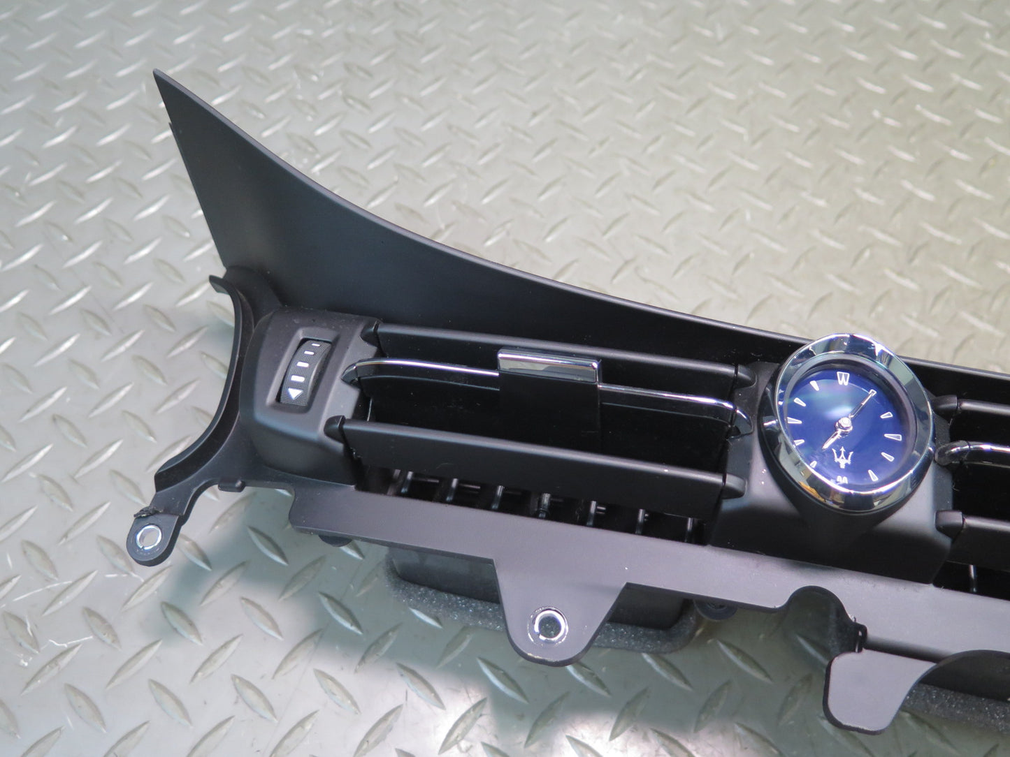 2014-2021 Maserati Quattroporte M156 Center Front Dash A/C Air Vent Grille Trim