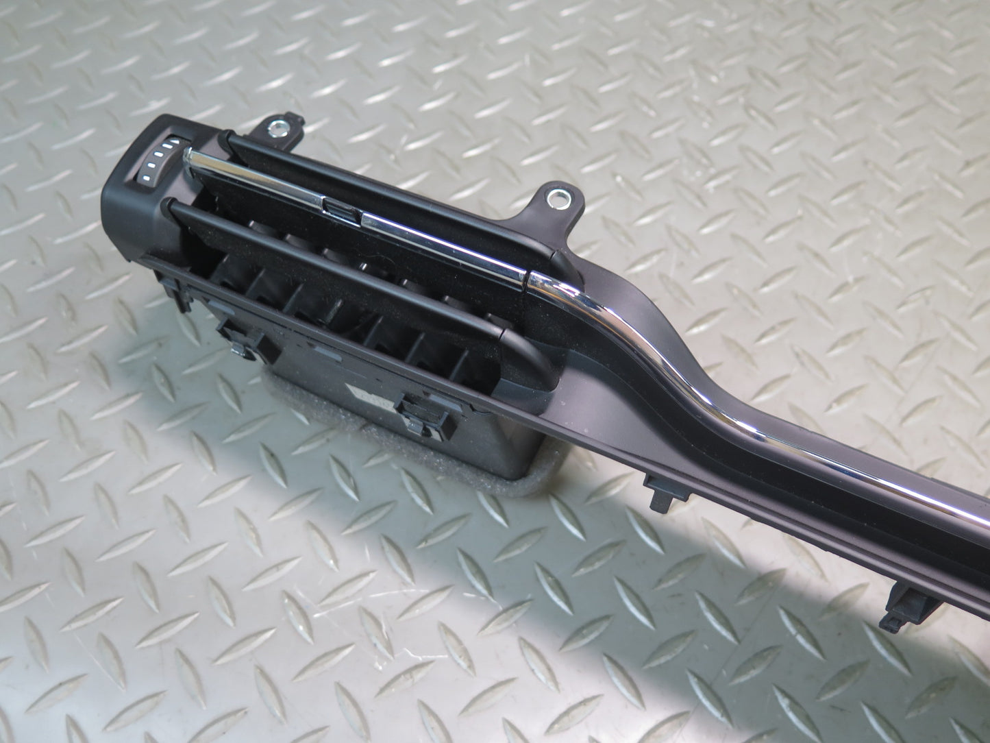 2014-2021 Maserati Quattroporte M156 Center Front Dash A/C Air Vent Grille Trim