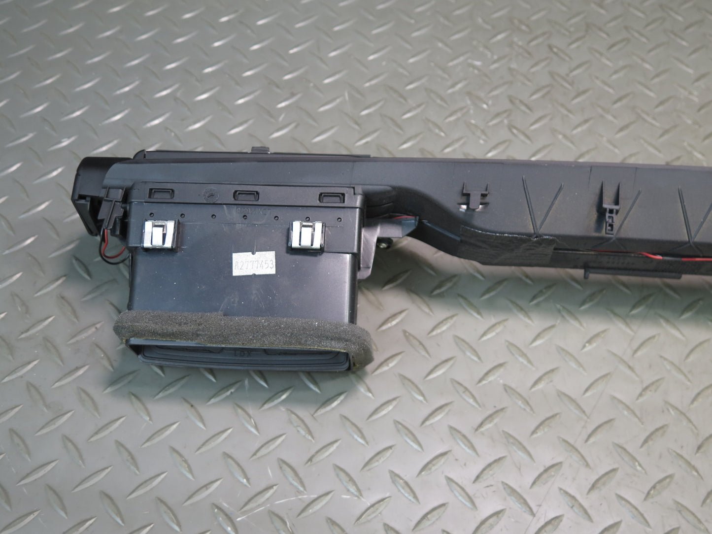 2014-2021 Maserati Quattroporte M156 Center Front Dash A/C Air Vent Grille Trim