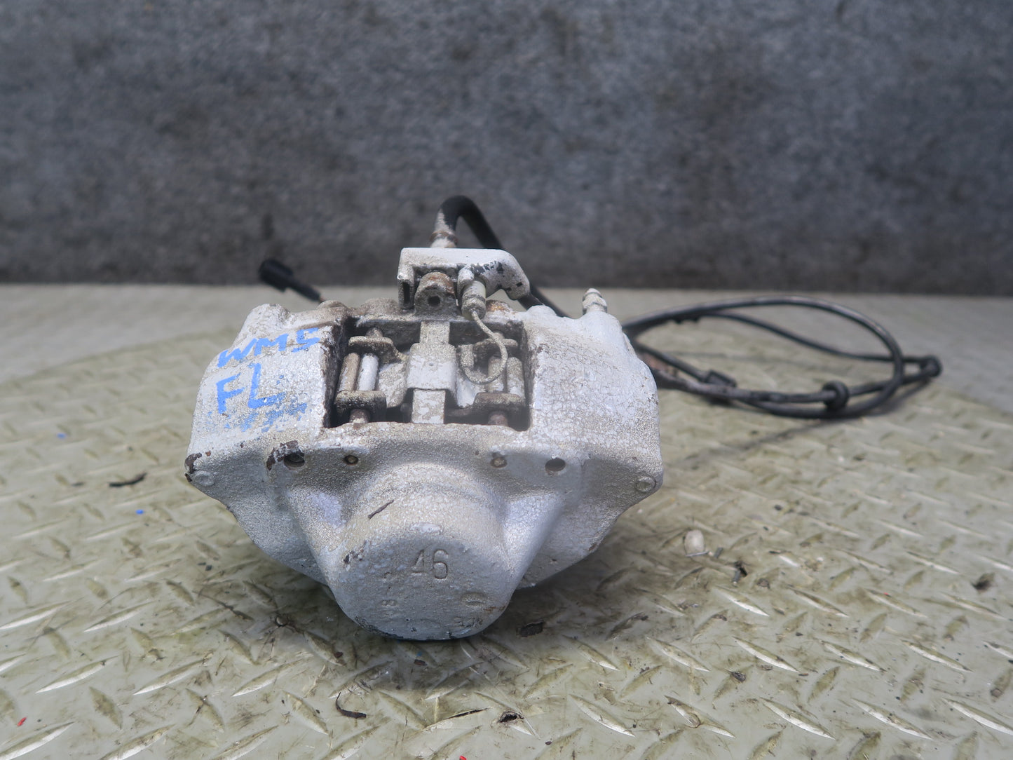 94-99 Mercedes W140 S500 Set of 2 Rear Left & Right Brake Caliper OEM