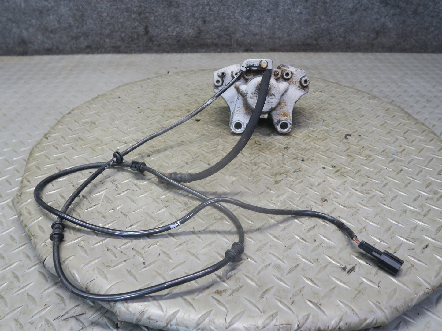94-99 Mercedes W140 S500 Set of 2 Rear Left & Right Brake Caliper OEM