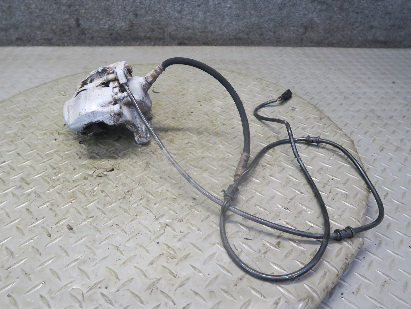 94-99 Mercedes W140 S500 Set of 2 Rear Left & Right Brake Caliper OEM
