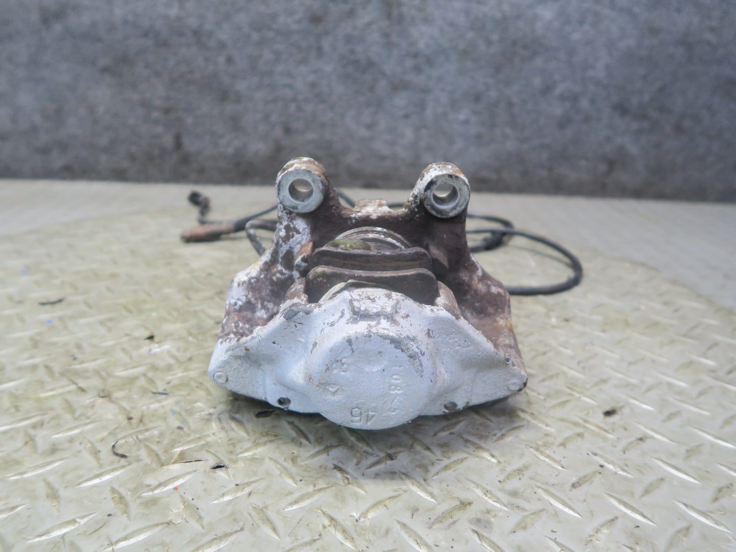 94-99 Mercedes W140 S500 Set of 2 Rear Left & Right Brake Caliper OEM
