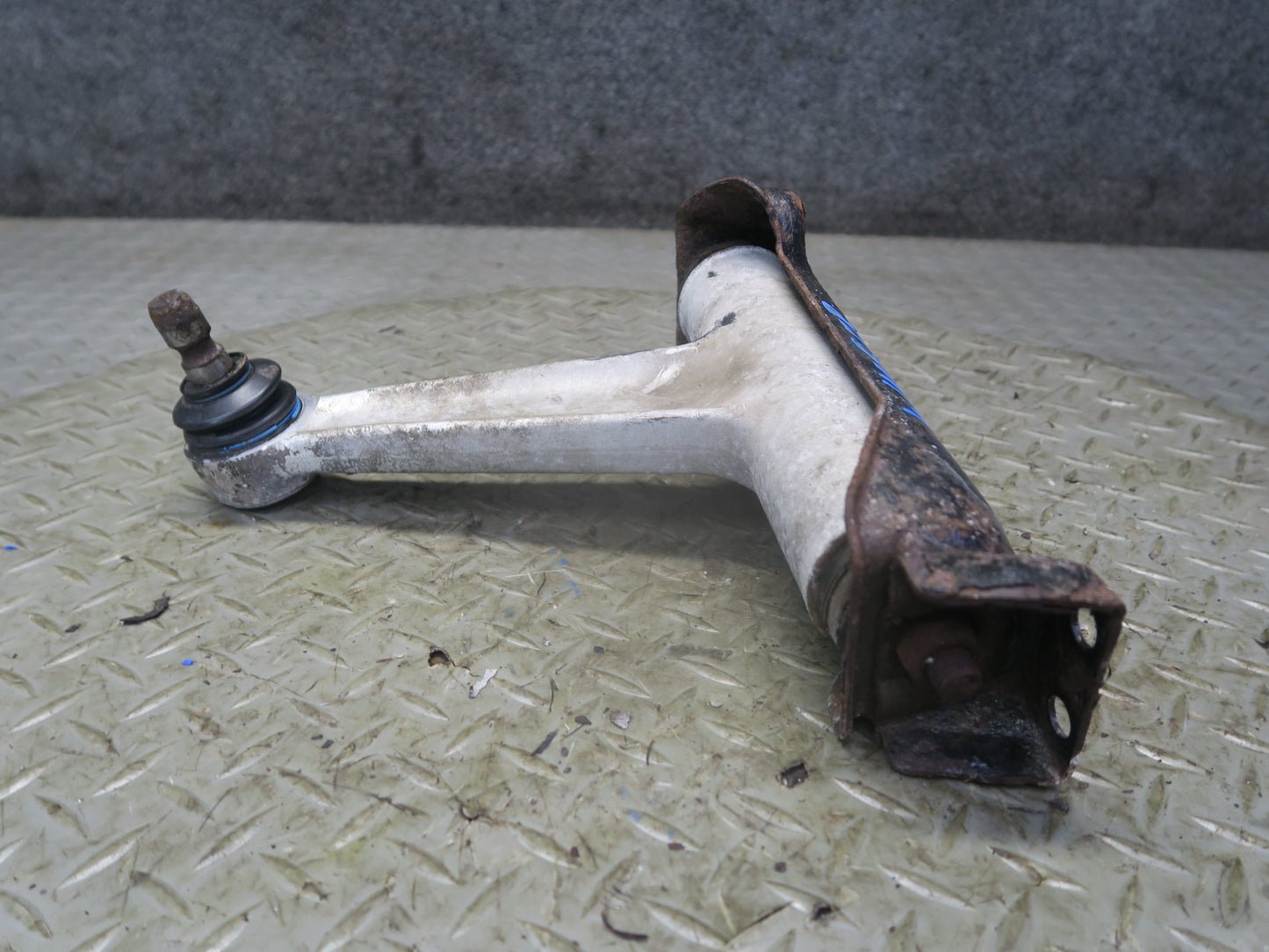 94-99 Mercedes W140 S420 S500 Front Right Upper Control Arm OEM