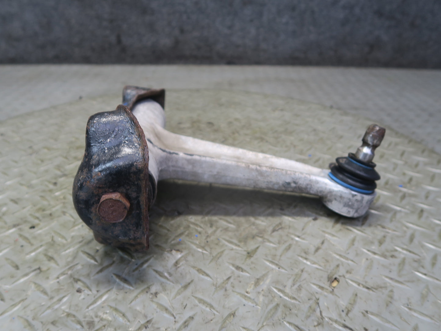 94-99 Mercedes W140 S420 S500 Front Right Upper Control Arm OEM