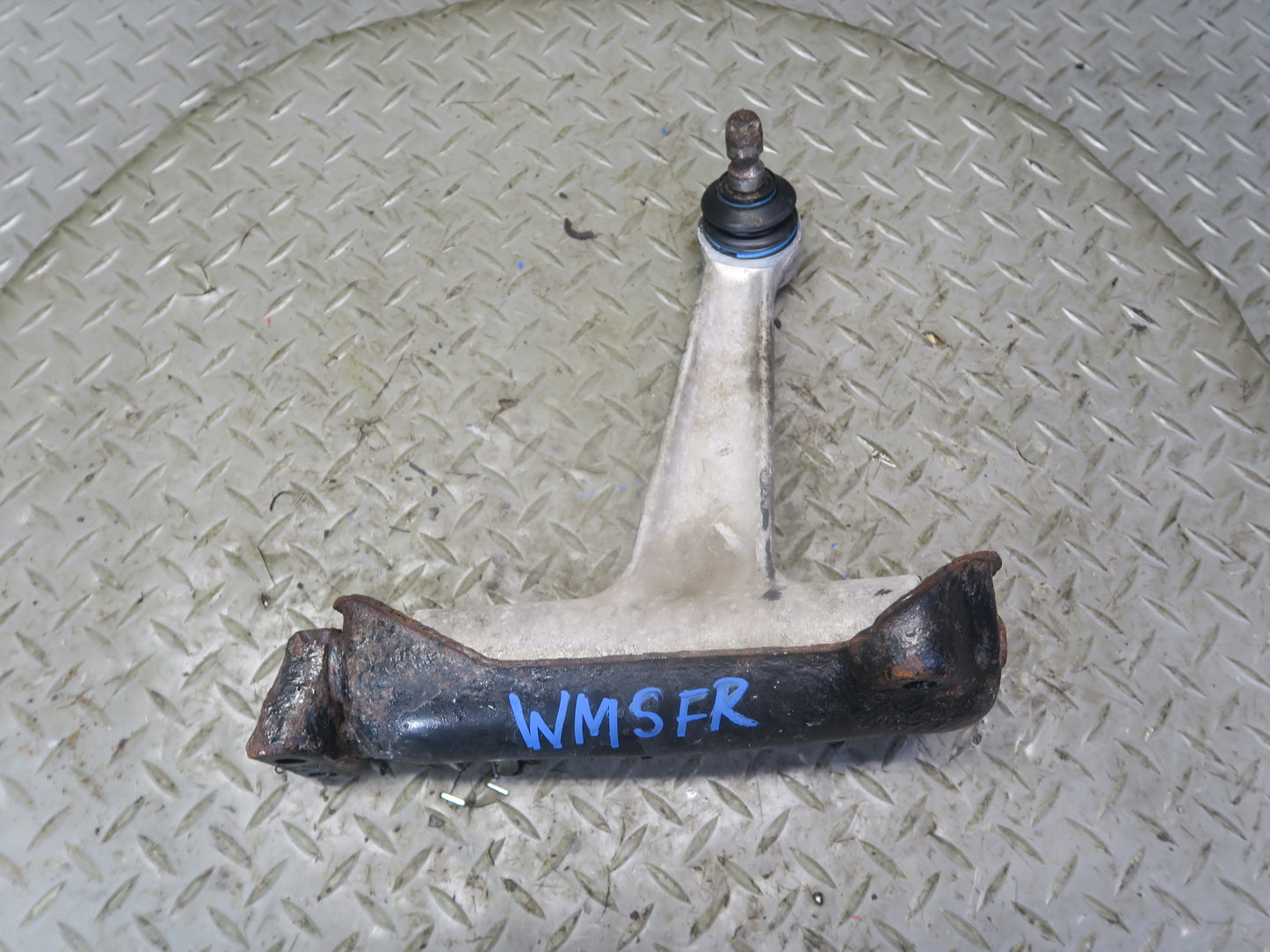 94-99 Mercedes W140 S420 S500 Front Right Upper Control Arm OEM