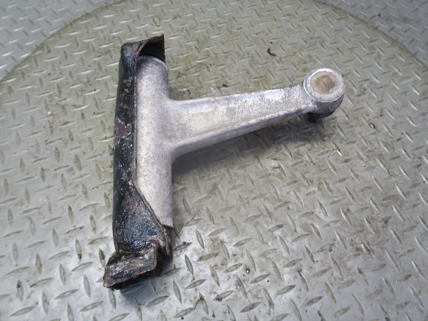 94-99 Mercedes W140 S420 S500 Front Right Upper Control Arm OEM