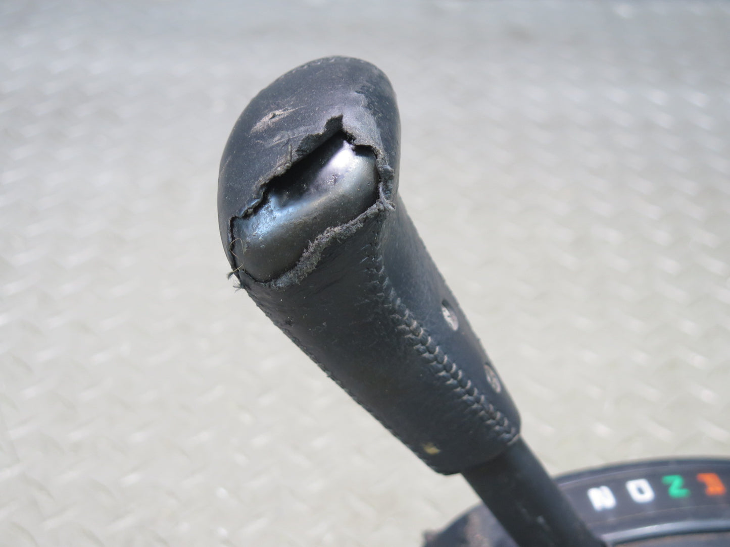 1996-1997 Lexus FZJ80L LX450 A/T Automatic Transmission Gear Shifter Lever