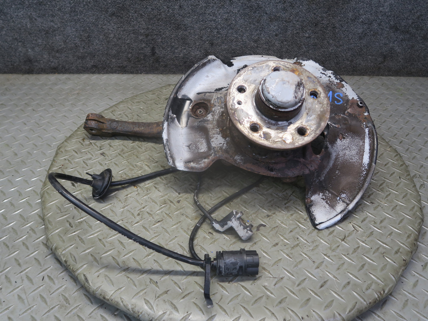 94-99 Mercedes W140 S500 RWD Front Left Spindle Knuckle Wheel Hub Bearing OEM