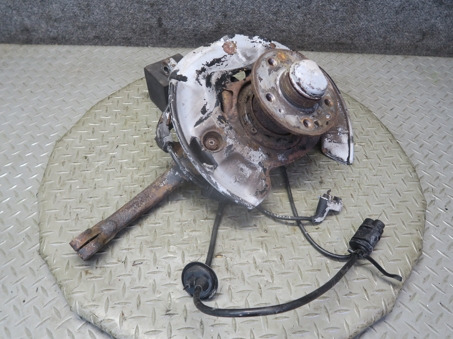 94-99 Mercedes W140 S500 RWD Front Left Spindle Knuckle Wheel Hub Bearing OEM