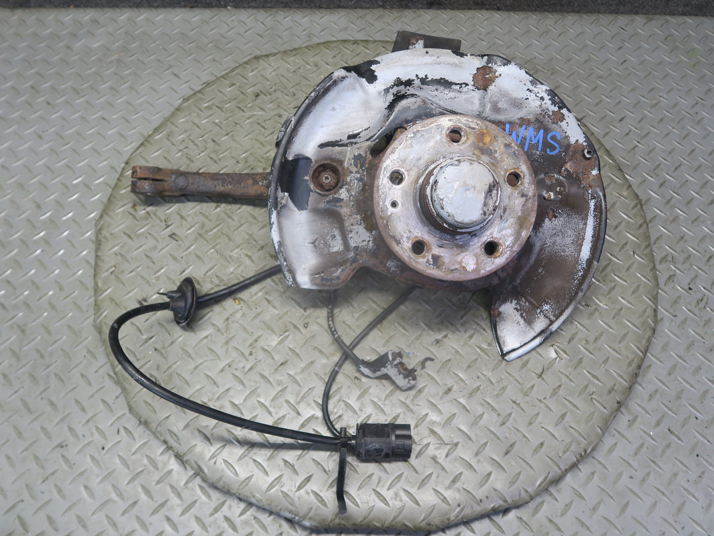 94-99 Mercedes W140 S500 RWD Front Left Spindle Knuckle Wheel Hub Bearing OEM