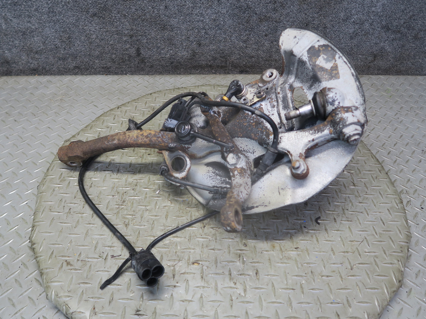 94-99 Mercedes W140 S500 RWD Front Left Spindle Knuckle Wheel Hub Bearing OEM