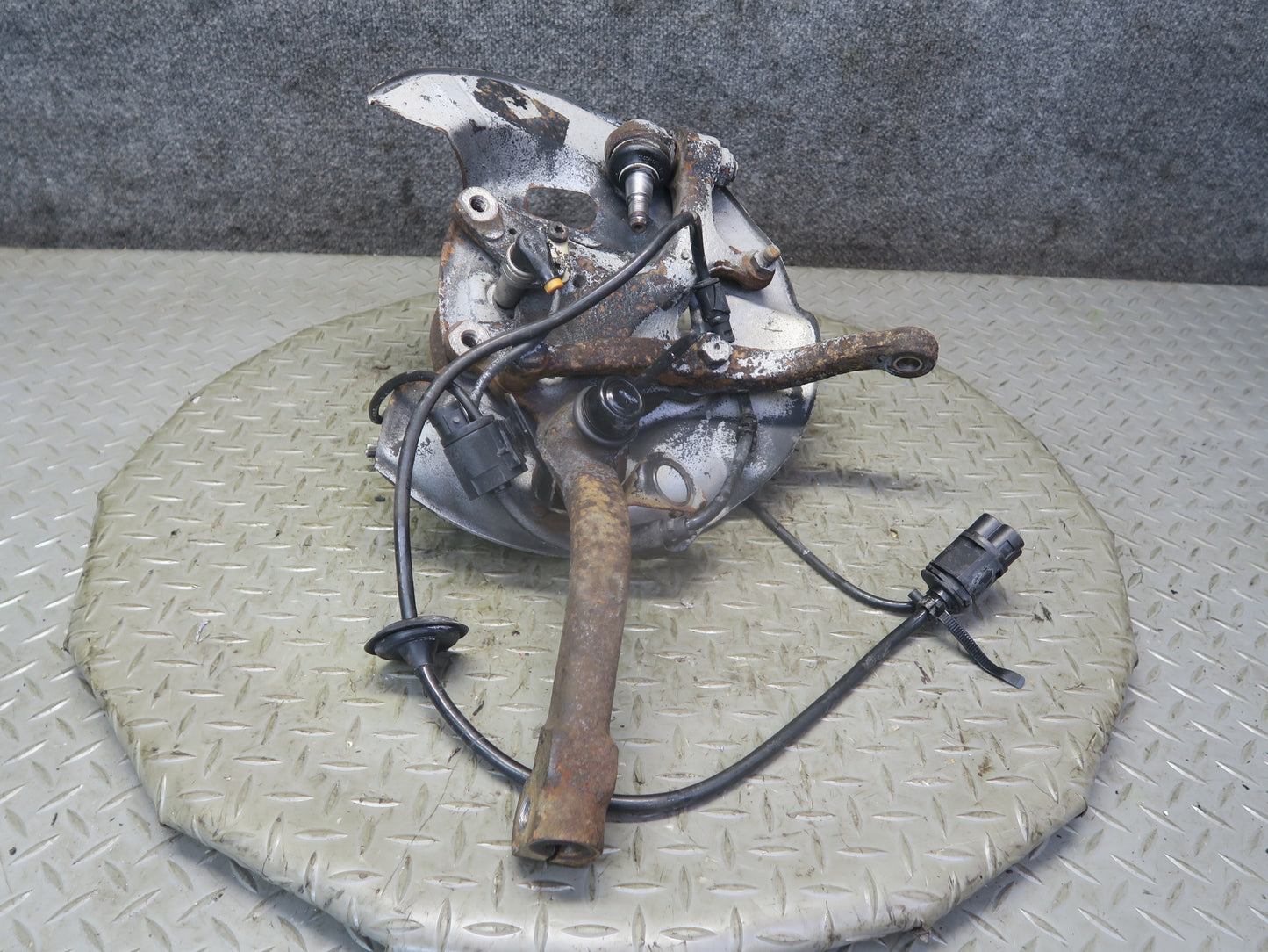 94-99 Mercedes W140 S500 RWD Front Left Spindle Knuckle Wheel Hub Bearing OEM