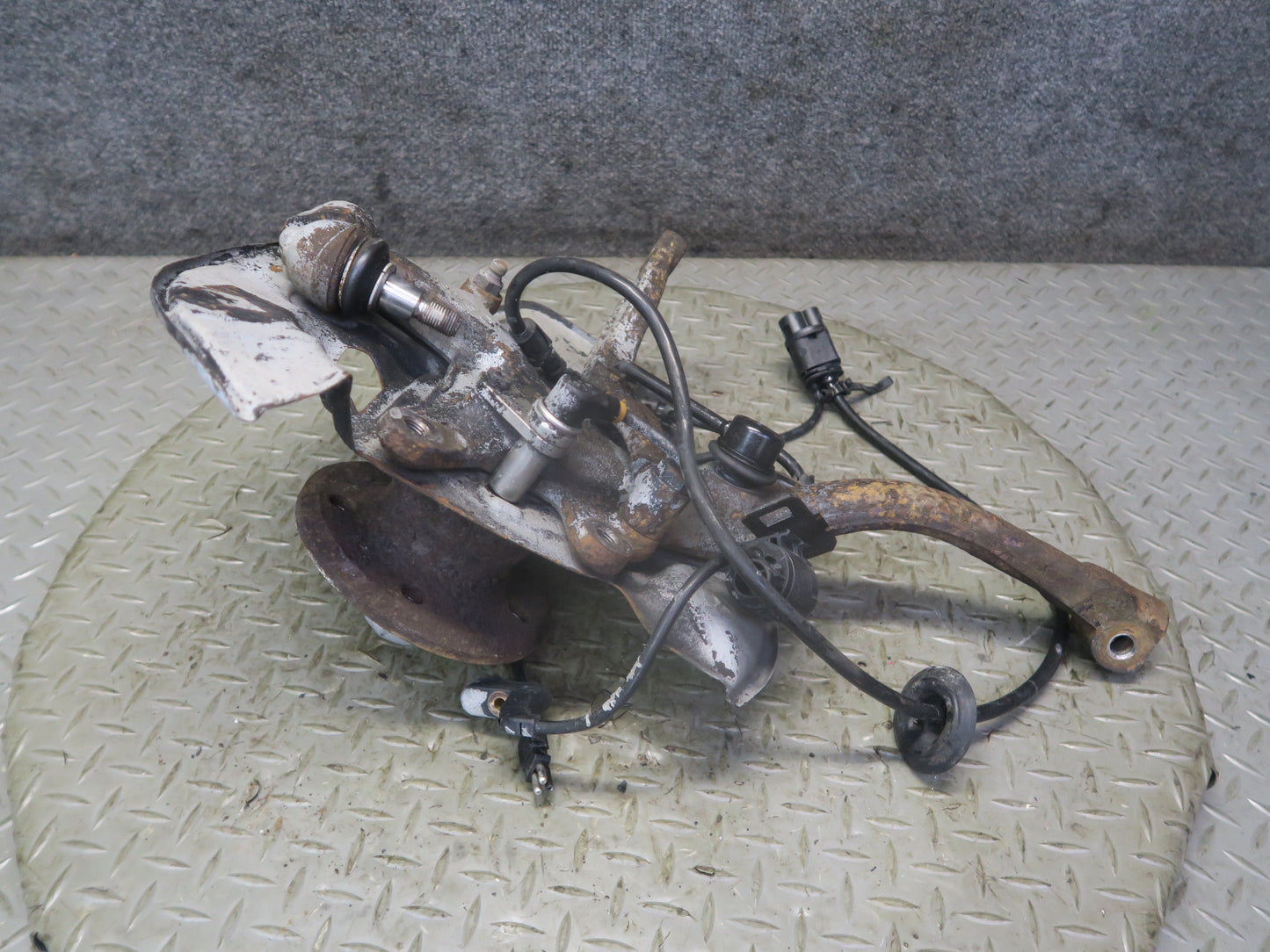 94-99 Mercedes W140 S500 RWD Front Left Spindle Knuckle Wheel Hub Bearing OEM