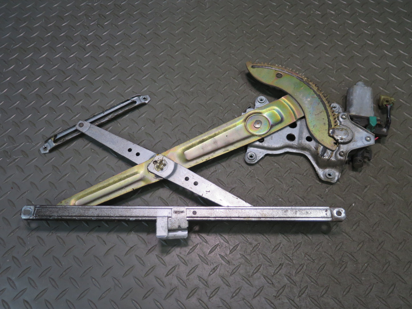 1996-1997 Lexus FZJ80L LX450 Front Left Door Window Regulator w Motor