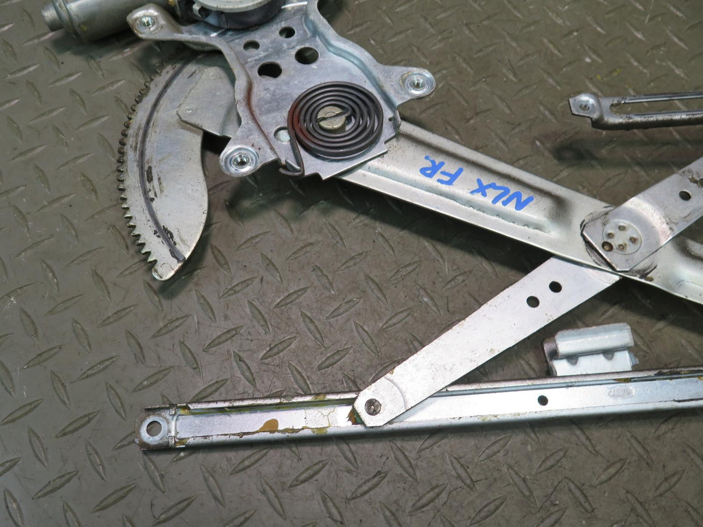 1996-1997 Lexus FZJ80L LX450 Front Right Door Window Regulator w Motor