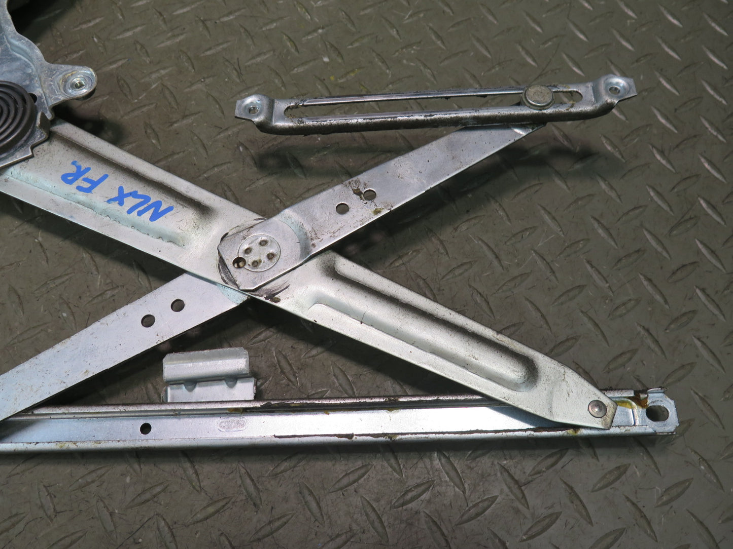 1996-1997 Lexus FZJ80L LX450 Front Right Door Window Regulator w Motor