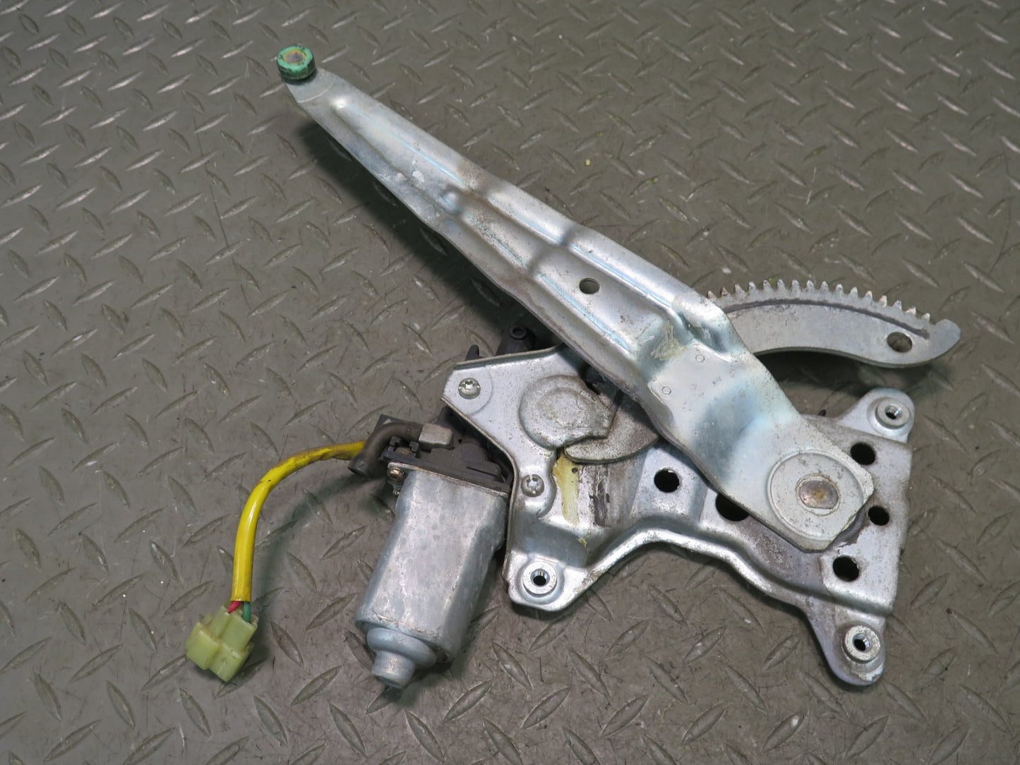 1996-1997 Lexus FZJ80L LX450 Rear Right Door Window Regulator w Motor