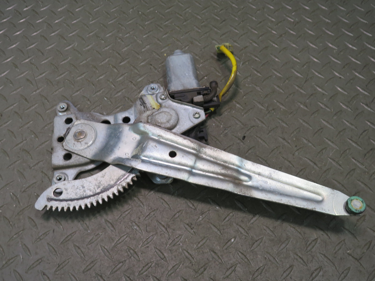 1996-1997 Lexus FZJ80L LX450 Rear Right Door Window Regulator w Motor