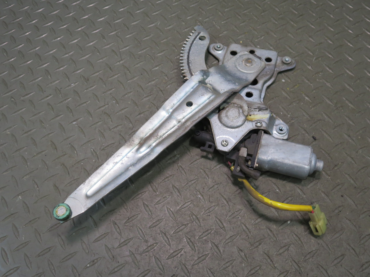 1996-1997 Lexus FZJ80L LX450 Rear Right Door Window Regulator w Motor