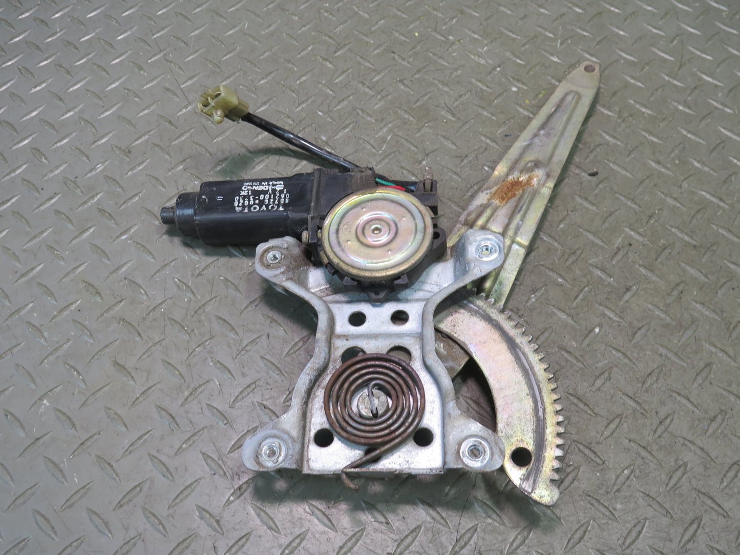 1996-1997 Lexus FZJ80L LX450 Rear Left Door Window Regulator w Motor