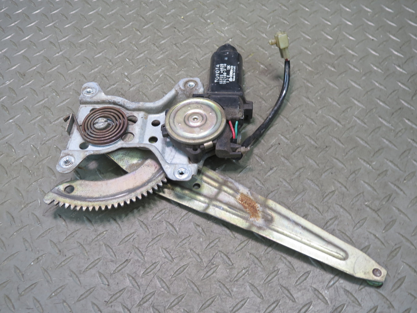 1996-1997 Lexus FZJ80L LX450 Rear Left Door Window Regulator w Motor