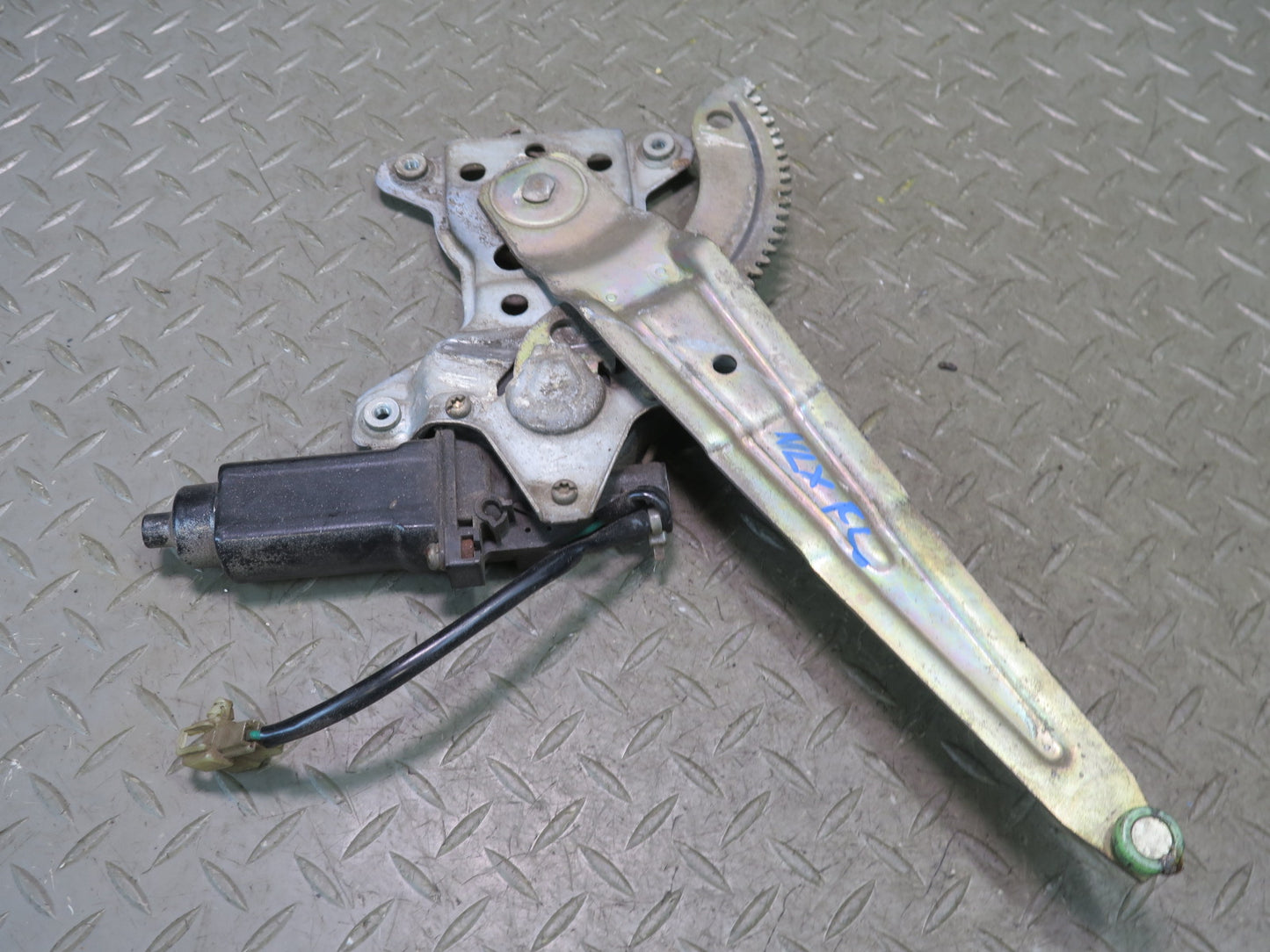 1996-1997 Lexus FZJ80L LX450 Rear Left Door Window Regulator w Motor