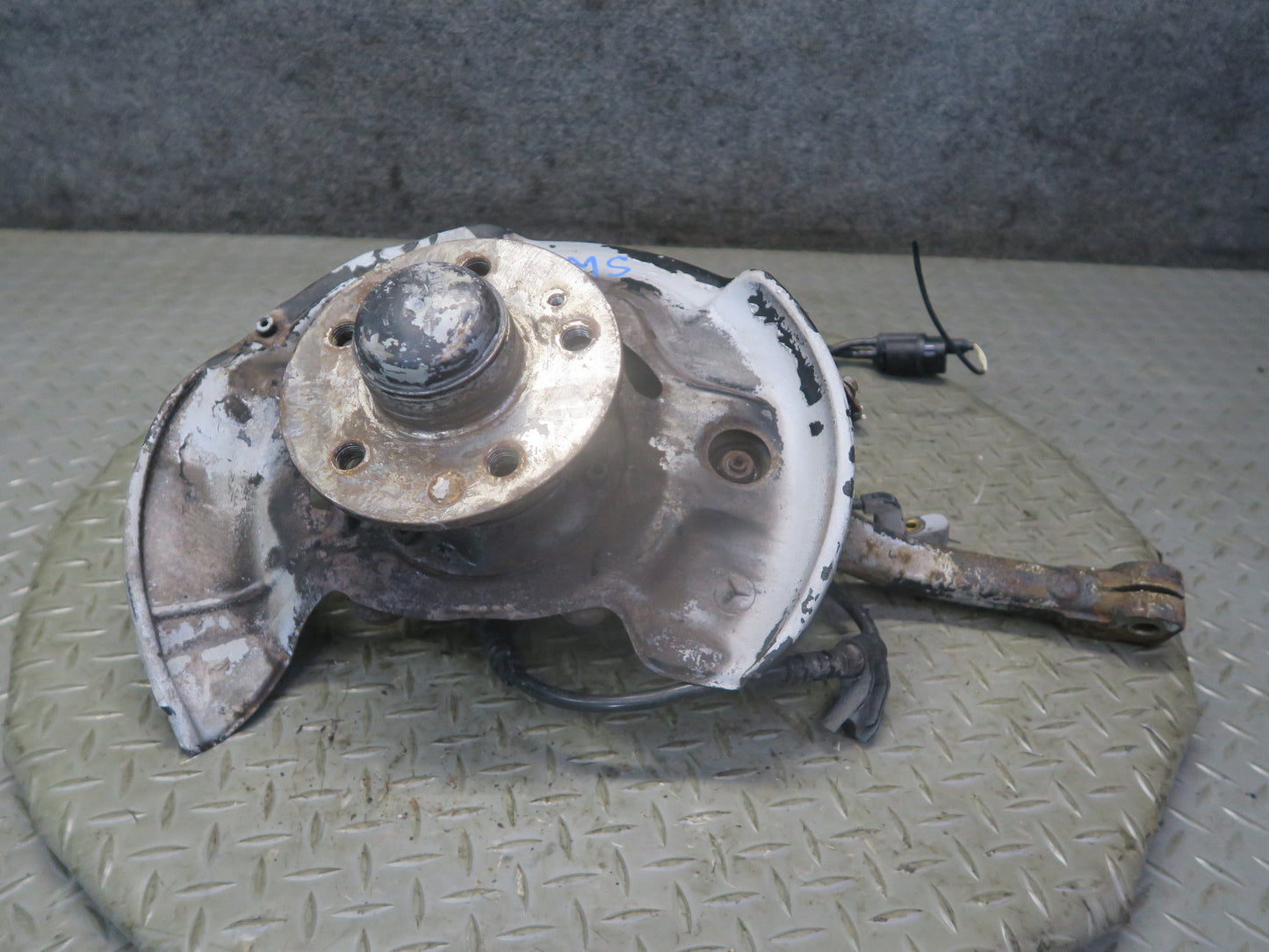 94-99 Mercedes W140 S500 RWD Front Right Spindle Knuckle Wheel Hub Bearing OEM